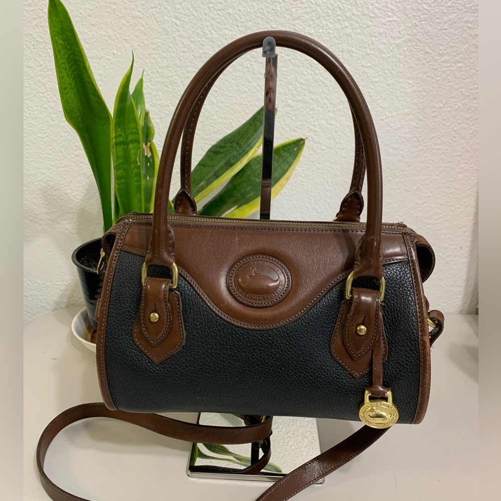 💕👜Vintage Dooney & Bourke A6 All Weather Purse